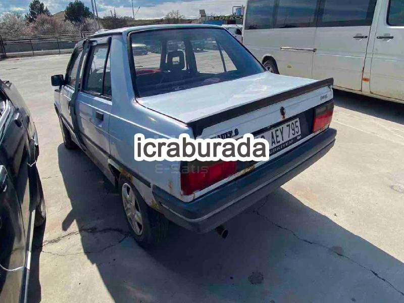 icralık Renault  L.422  Otomobil Belirtilmedi Belirtilmedi Belirtilmedi