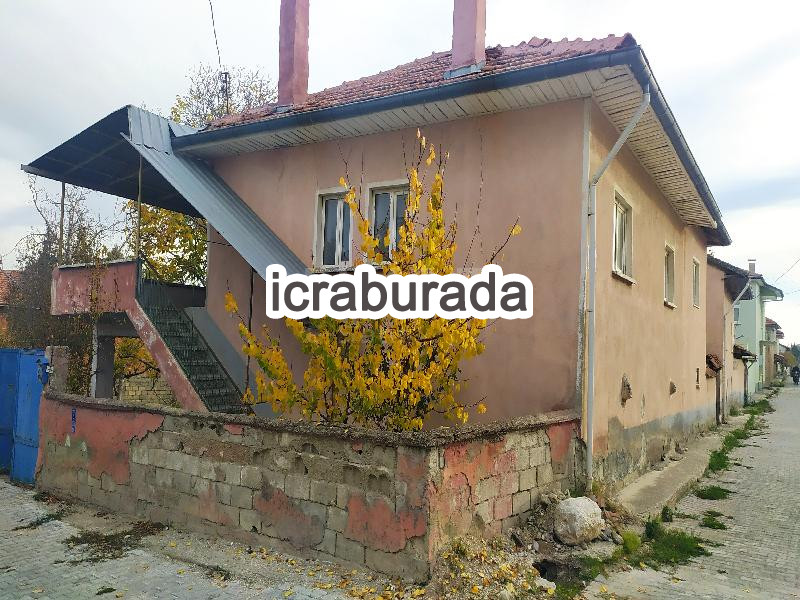 icralık  m2 Mustakil Ev Burdur Karamanlı Eşeler