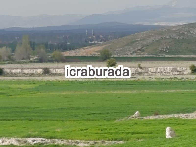 icralık  m2 Tarla Afyonkarahisar Merkez Değirmendere